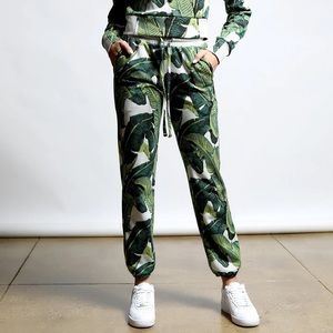 Twenty Montreal leaf palm jogger small